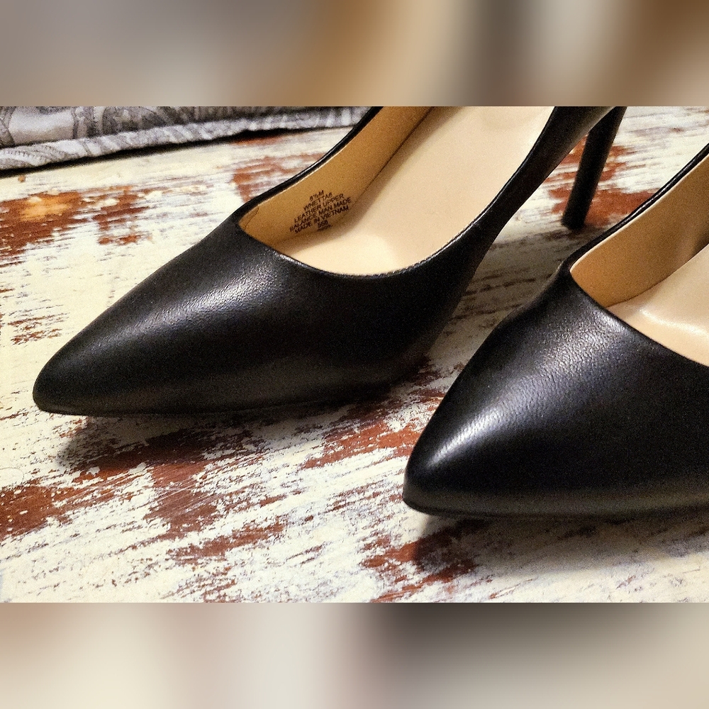 Classic Black Leather Nine West Heels Size 8.5 - Picture 4 of 6